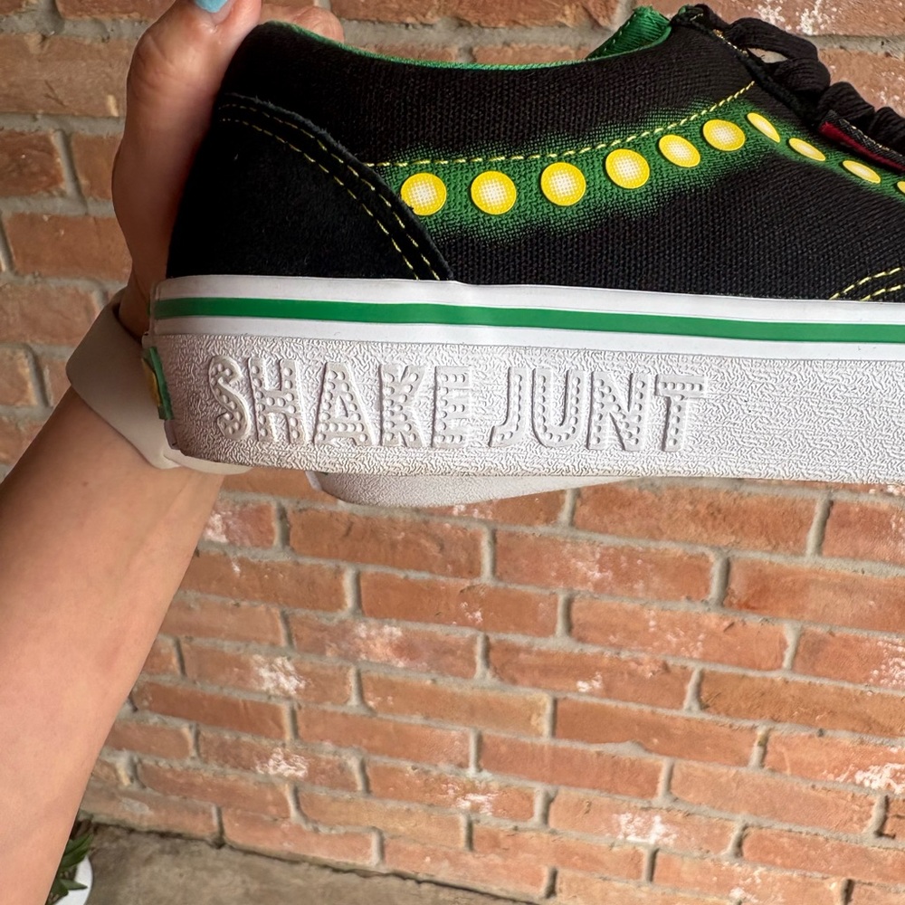 Vans Old Skool Shake Junk. World’s#1 Skateboard edition